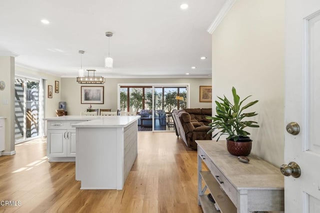 3899 Maple Street, Ventura, CA 93003 — photo 8 of 37