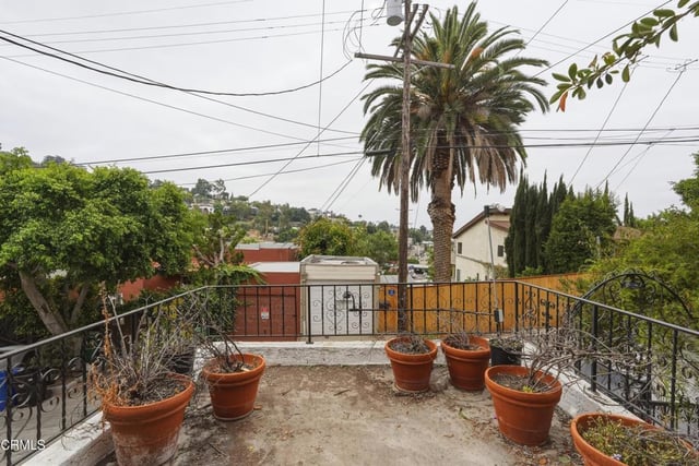 3911 De Longpre Avenue, Los Angeles, CA 90027 — photo 10 of 41