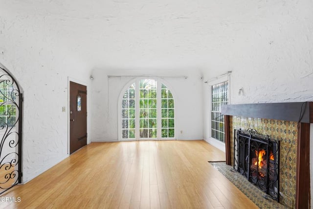3911 De Longpre Avenue, Los Angeles, CA 90027 — photo 13 of 41