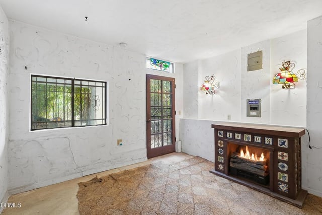 3911 De Longpre Avenue, Los Angeles, CA 90027 — photo 20 of 41