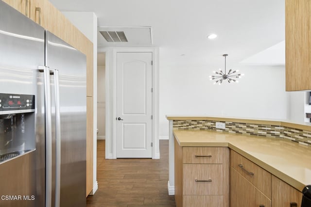 4541 Colfax Avenue 101, Studio City, CA 91602 — photo 15 of 31