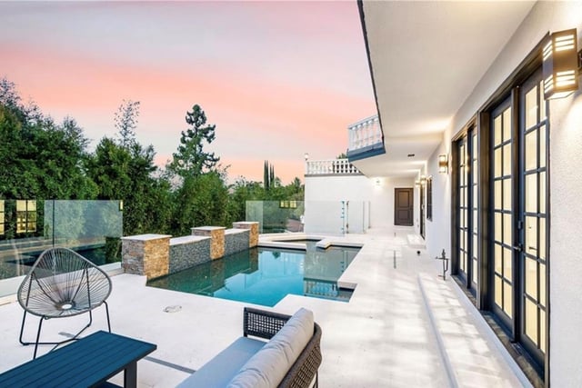 23555 Summit Dr, Calabasas, CA 91302 — photo 17 of 22