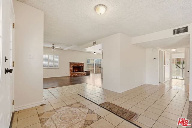 15513 S Tarrant Avenue, Compton, CA 90220 — photo 2 of 36