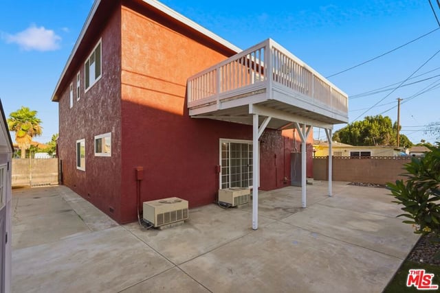 15513 S Tarrant Avenue, Compton, CA 90220 — photo 32 of 36