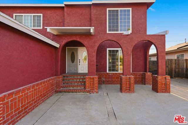15513 S Tarrant Avenue, Compton, CA 90220 — photo 35 of 36