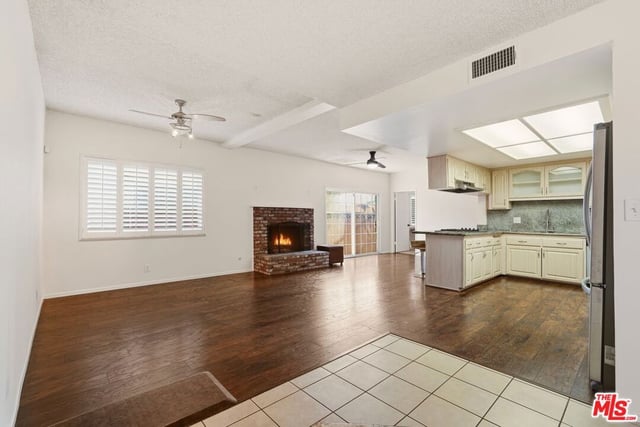 15513 S Tarrant Avenue, Compton, CA 90220 — photo 4 of 36