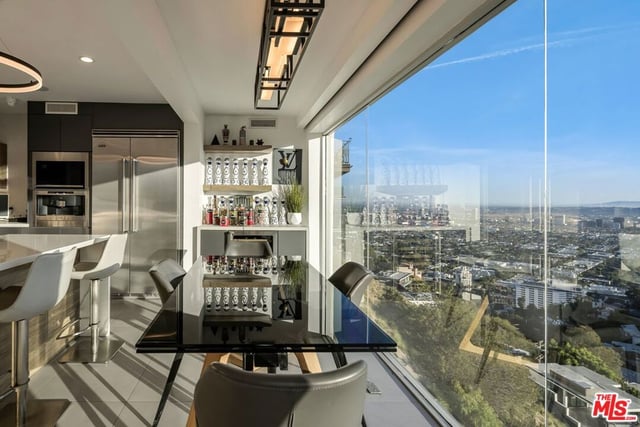 8620 Hillside Avenue, West Hollywood, CA 90069 — photo 9 of 21