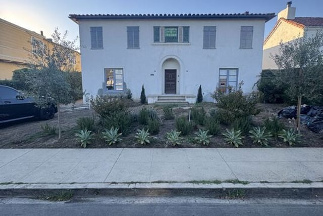 687 Lorraine Boulevard, Los Angeles, CA 90005 — photo 15 of 27