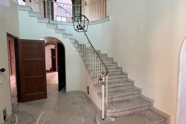 687 Lorraine Boulevard, Los Angeles, CA 90005 — photo 16 of 27