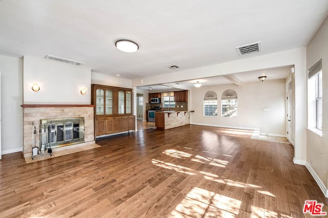 124 N Naomi Street, Burbank, CA 91505 — photo 20 of 56