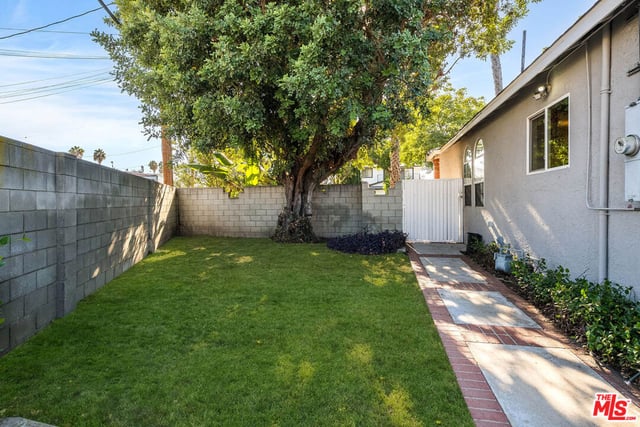 124 N Naomi Street, Burbank, CA 91505 — photo 31 of 56
