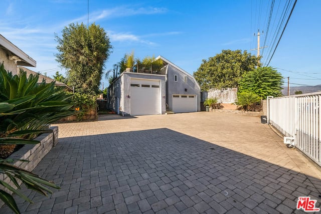 124 N Naomi Street, Burbank, CA 91505 — photo 36 of 56