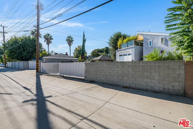 124 N Naomi Street, Burbank, CA 91505 — photo 52 of 56