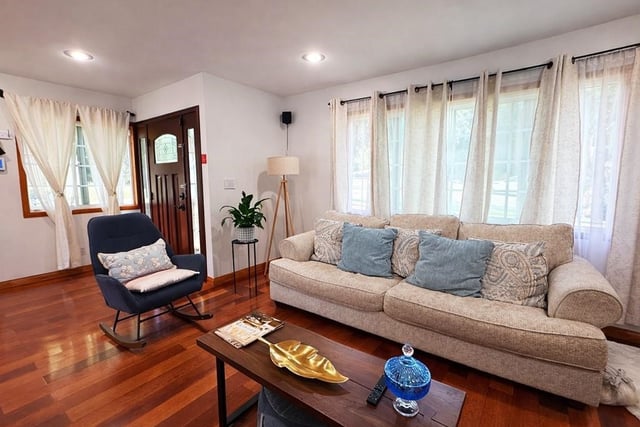 555 Hickory Lane, Pasadena, CA 91103 — photo 3 of 35