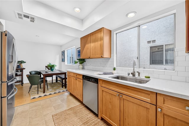 1270 Boynton Street 11, Glendale, CA 91205 — photo 5 of 37