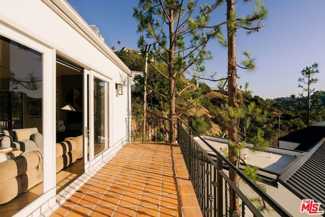 2591 Leicester Drive, Los Angeles, CA 90046 — photo 16 of 62