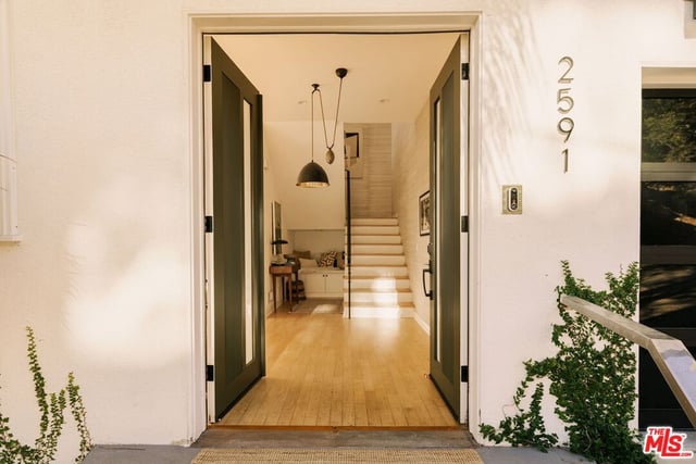 2591 Leicester Drive, Los Angeles, CA 90046 — photo 6 of 62