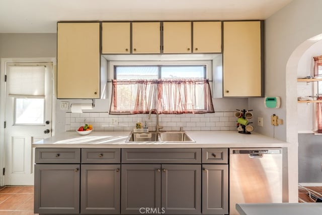 1539 W 94th Place, Los Angeles, CA 90047 — photo 18 of 43