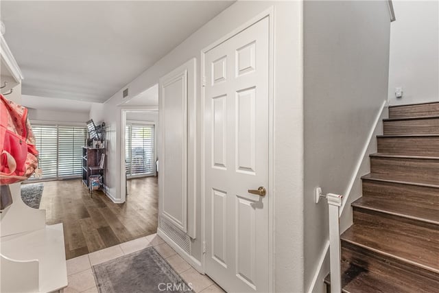 6017 Oldenberg, Simi Valley, CA 93063 — photo 4 of 35