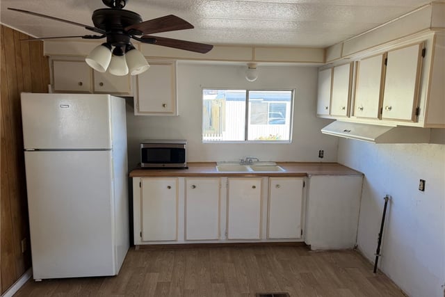 520 E Carson Street 15, Carson, CA 90745 — photo 9 of 17