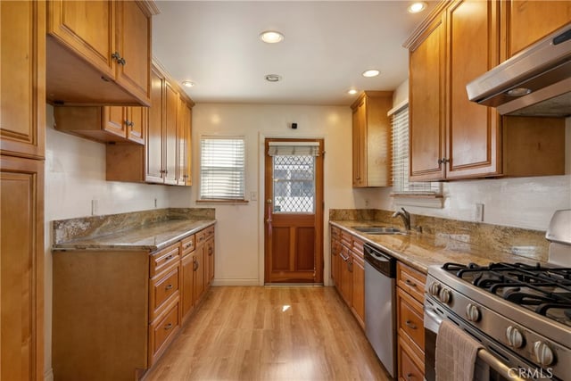 10433 La Serna Drive, Whittier, CA 90603 — photo 9 of 28