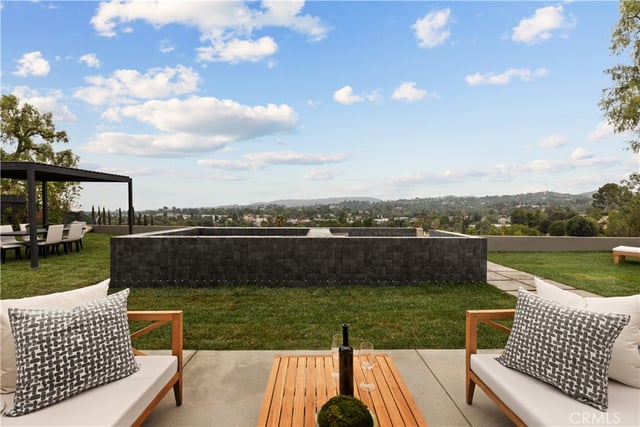 5746 Mcdonie, Woodland Hills, CA 91367 — photo 32 of 39