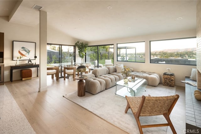 5746 Mcdonie, Woodland Hills, CA 91367 — photo 8 of 39