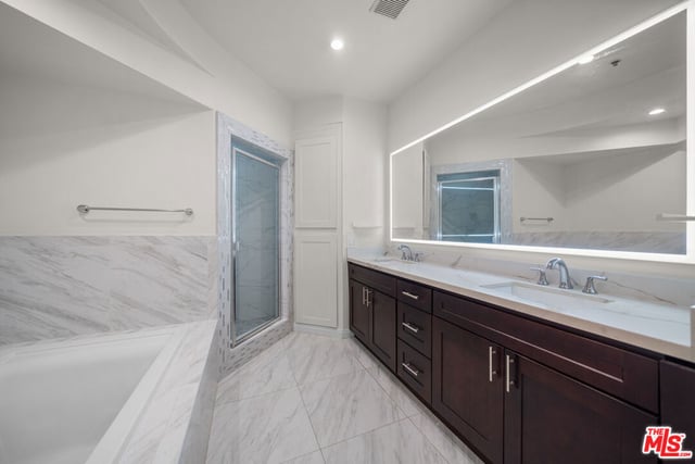 326 Westminster Avenue 404, Los Angeles, CA 90020 — photo 27 of 40