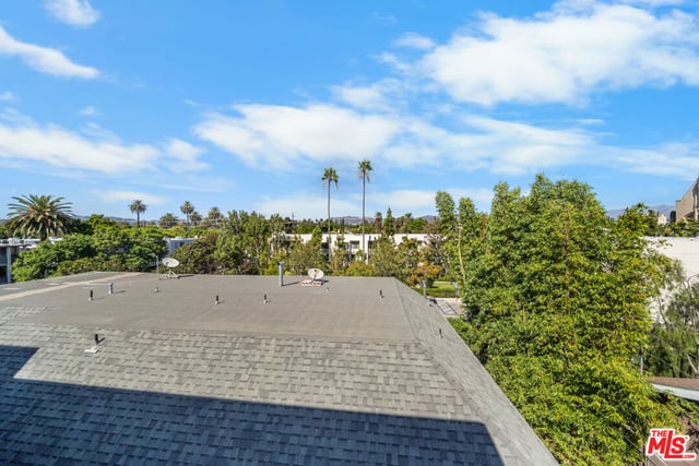 326 Westminster Avenue 404, Los Angeles, CA 90020 — photo 37 of 40