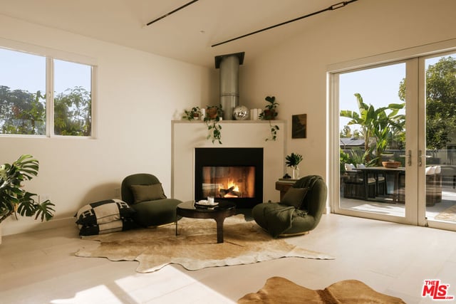 633 Santa Clara Avenue, Venice, CA 90291 — photo 13 of 35