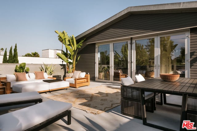 633 Santa Clara Avenue, Venice, CA 90291 — photo 18 of 35
