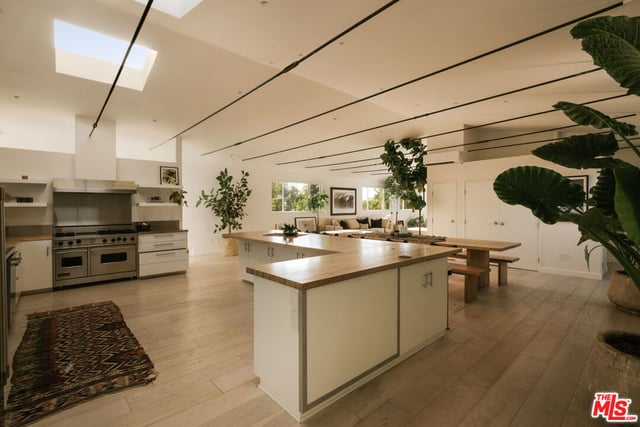 633 Santa Clara Avenue, Venice, CA 90291 — photo 20 of 35