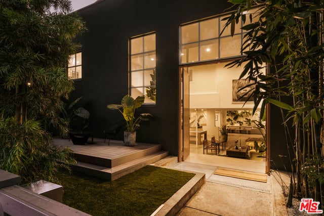 633 Santa Clara Avenue, Venice, CA 90291 — photo 34 of 35