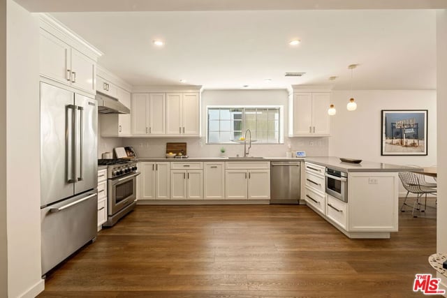11734 Sunshine Terrace, Studio City, CA 91604 — photo 9 of 31