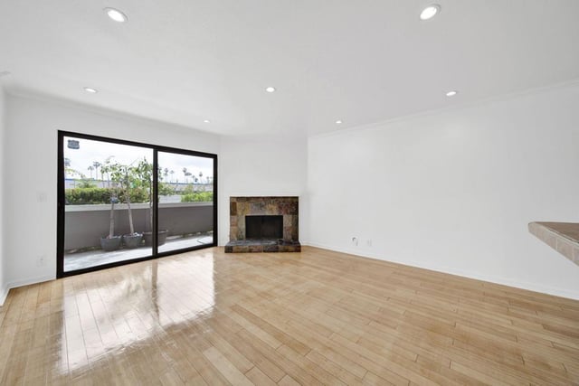 7307 Haskell Avenue 4, Van Nuys, CA 91406 — photo 2 of 22