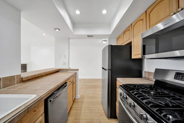 7307 Haskell Avenue 4, Van Nuys, CA 91406 — photo 9 of 22