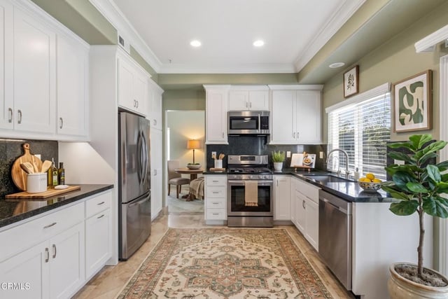 1253 Phelps Avenue, Ventura, CA 93004 — photo 8 of 36