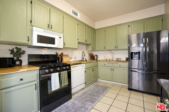 6525 Woodman Avenue 2, Valley Glen, CA 91401 — photo 9 of 38