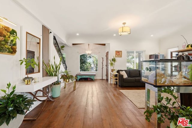 1042 S Stanley Avenue, Los Angeles, CA 90019 — photo 12 of 58
