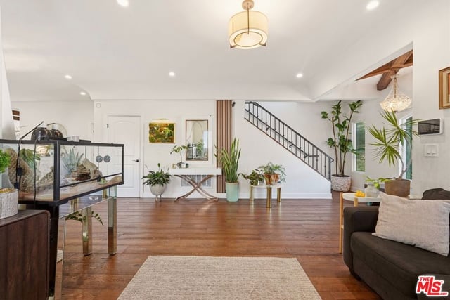 1042 S Stanley Avenue, Los Angeles, CA 90019 — photo 9 of 58