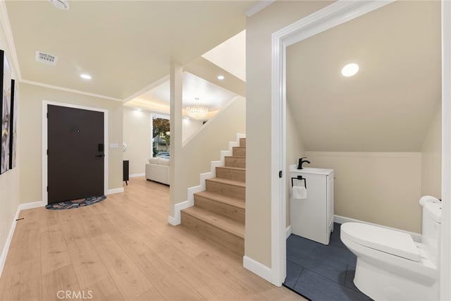 1081 Loma Avenue, Long Beach, CA 90804 — photo 10 of 35