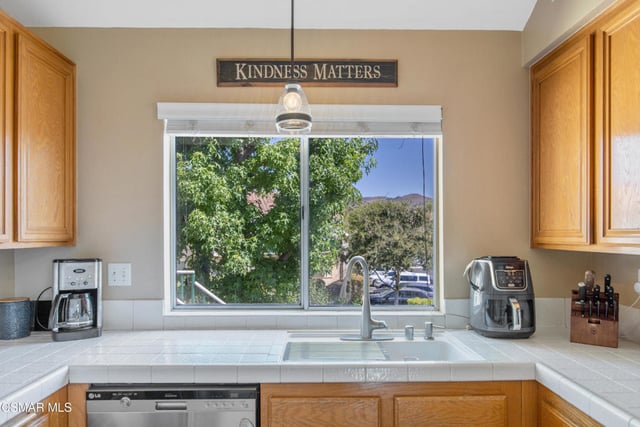 275 Ridgeton Lane B, Simi Valley, CA 93065 — photo 13 of 44