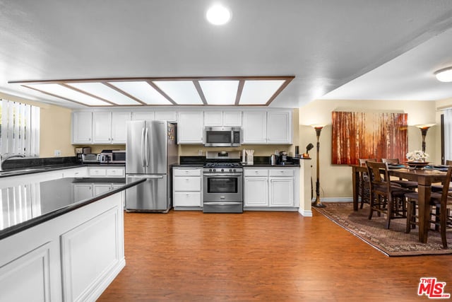 554 E San Jose Avenue 203, Burbank, CA 91501 — photo 10 of 30