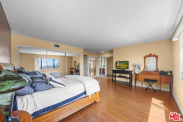 554 E San Jose Avenue 203, Burbank, CA 91501 — photo 19 of 30