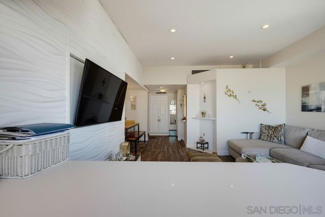 10501 Wilshire Blvd 1005, Los Angeles, CA 90024 — photo 15 of 37