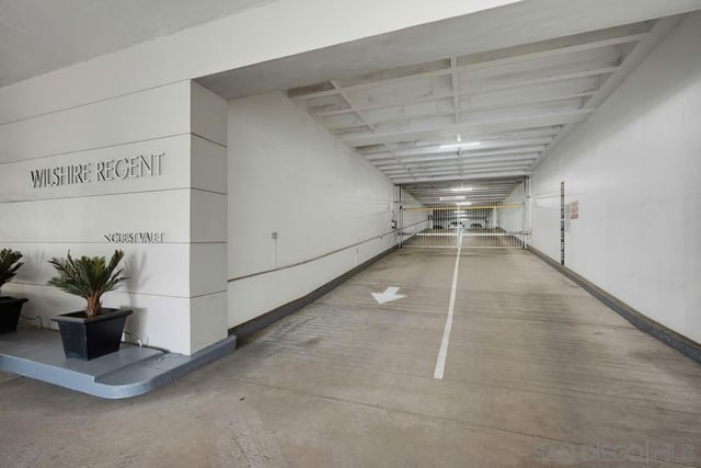 10501 Wilshire Blvd 1005, Los Angeles, CA 90024 — photo 33 of 37