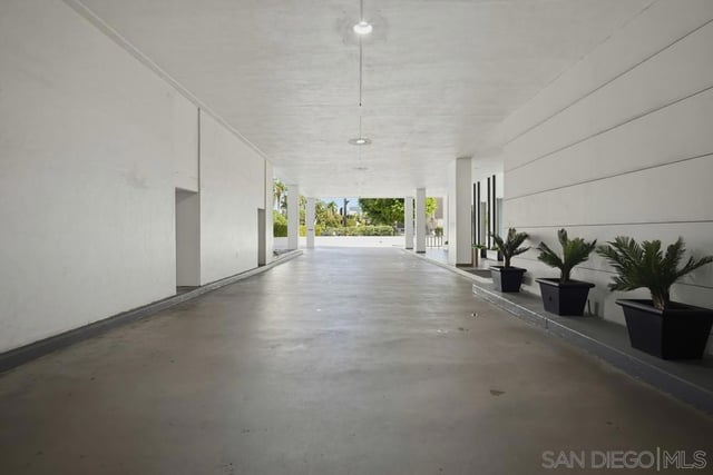 10501 Wilshire Blvd 1005, Los Angeles, CA 90024 — photo 34 of 37
