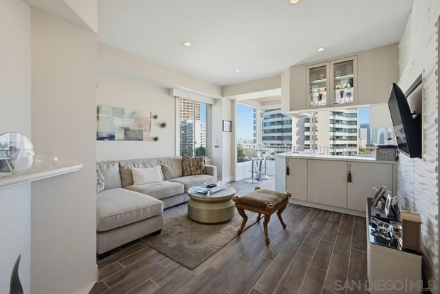 10501 Wilshire Blvd 1005, Los Angeles, CA 90024 — photo 7 of 37