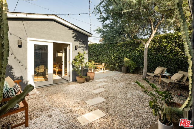 1938 Walgrove Avenue, Los Angeles, CA 90066 — photo 12 of 13