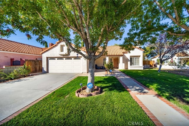 1521 Windsor Place, Palmdale, CA 93551 — photo 2 of 21